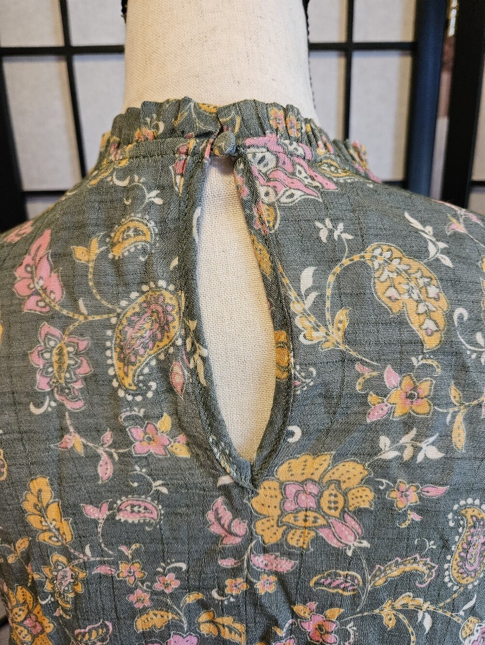 Nanette Lepore Large Sage Green Floral Bohemian Style Short Sleeve Top - Picture 3 of 5